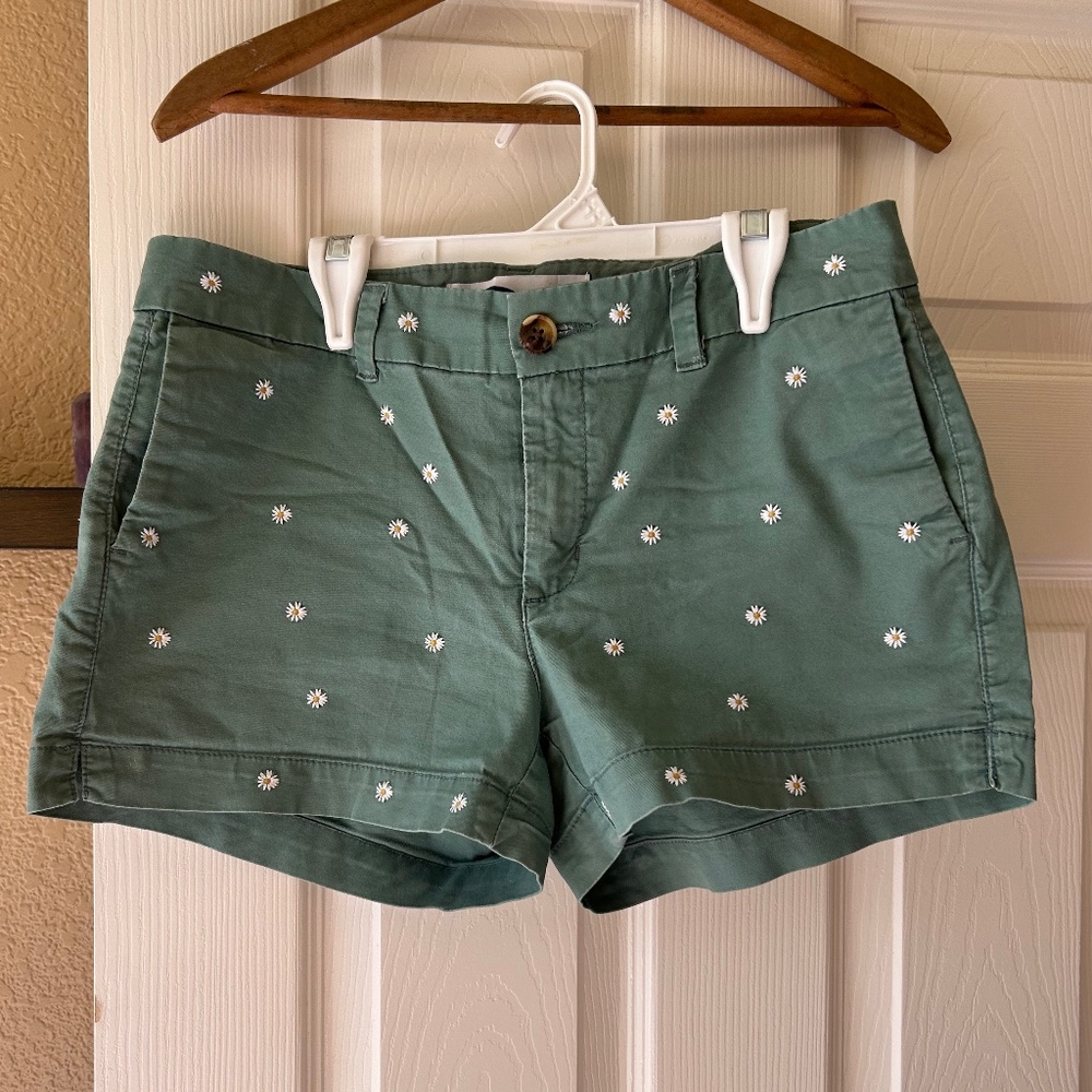 Old Navy Green Daisy Shorts